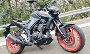 Conheça a nova Yamaha MT-15 2024 motocicleta urbana